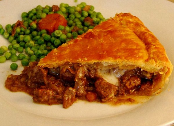 Steak, guinness and cheese pie 