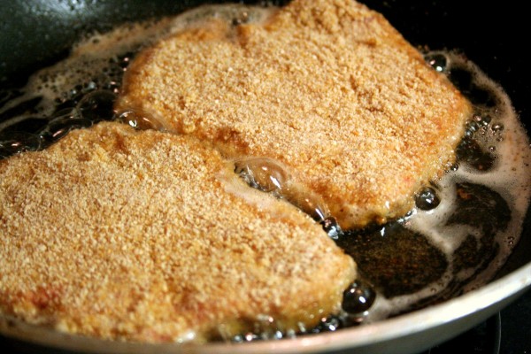 Escalopes milanaises en cuisson