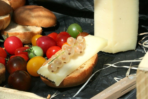 Fromage et groseilles