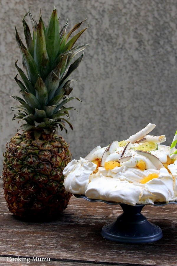 Ananas et pavlova